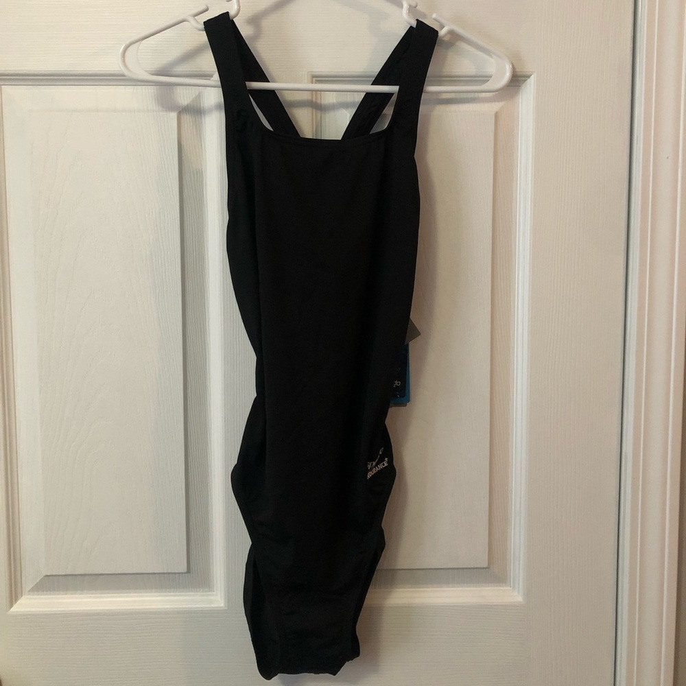 NWT Speedo Endurance Swimsuit. Size 10/36.